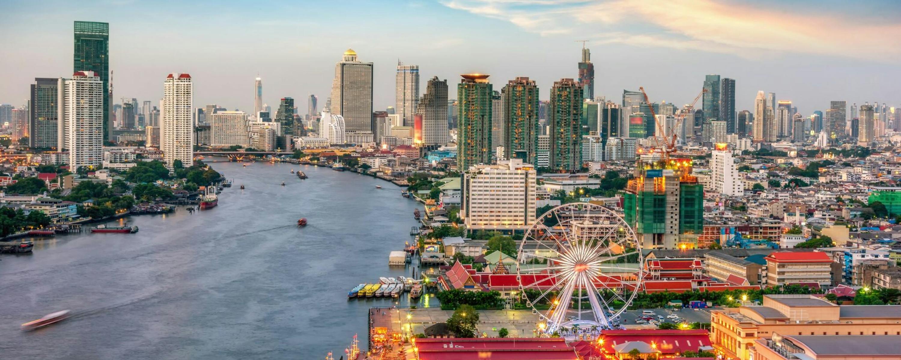 time to visit Thailand street