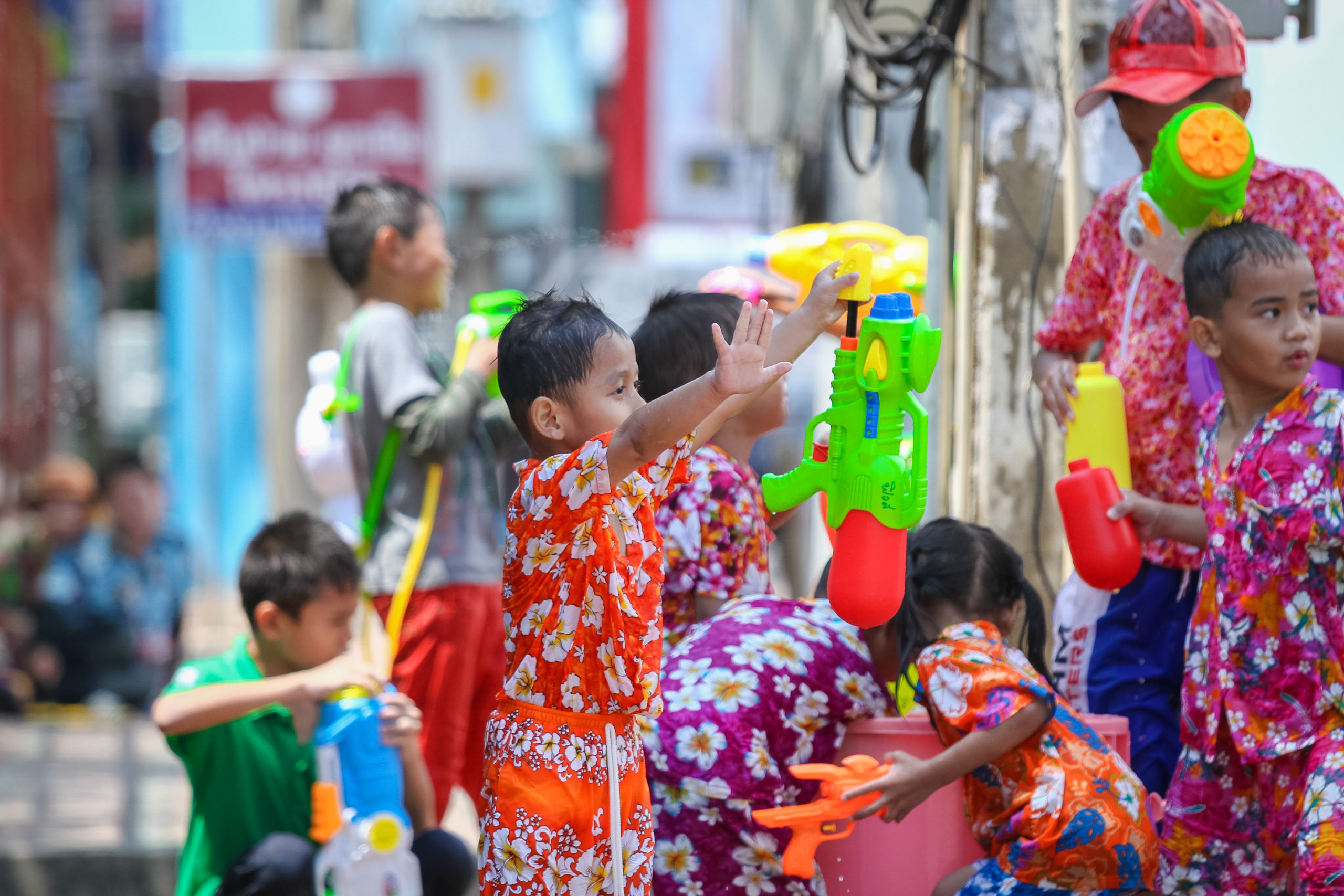 Songkran Buddha statues cleansing