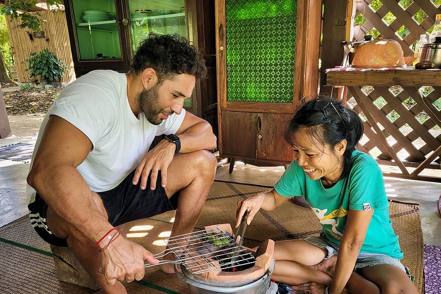 Thai cooking class indoors